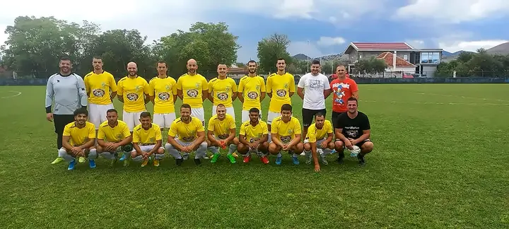 Ekipa u žutim dresovima